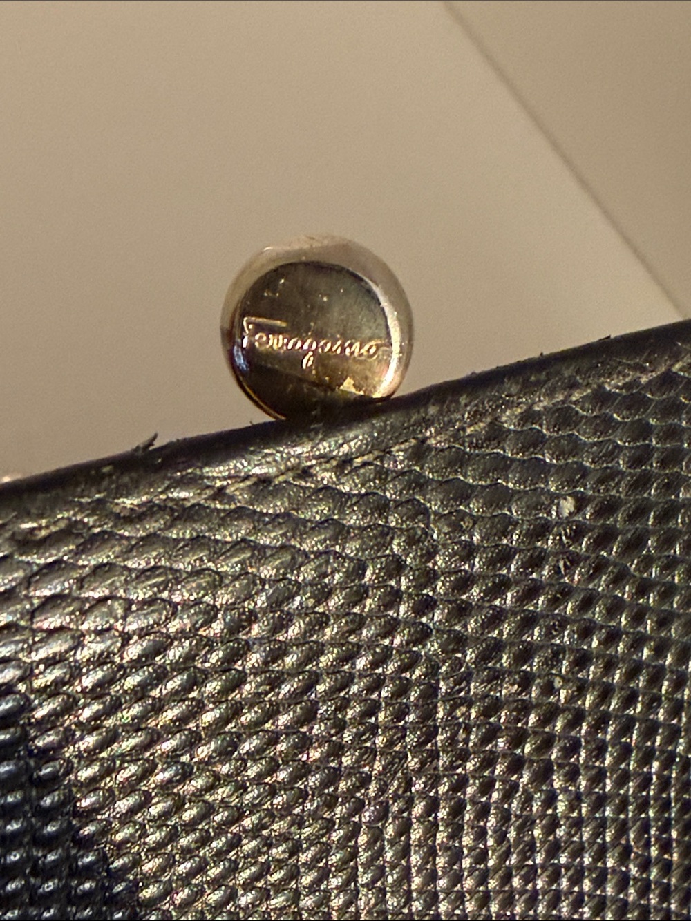 Vintage Salvatore Ferragamo Vara Bow Lizard-Embossed Continental Clutch - Picture 9 of 13
